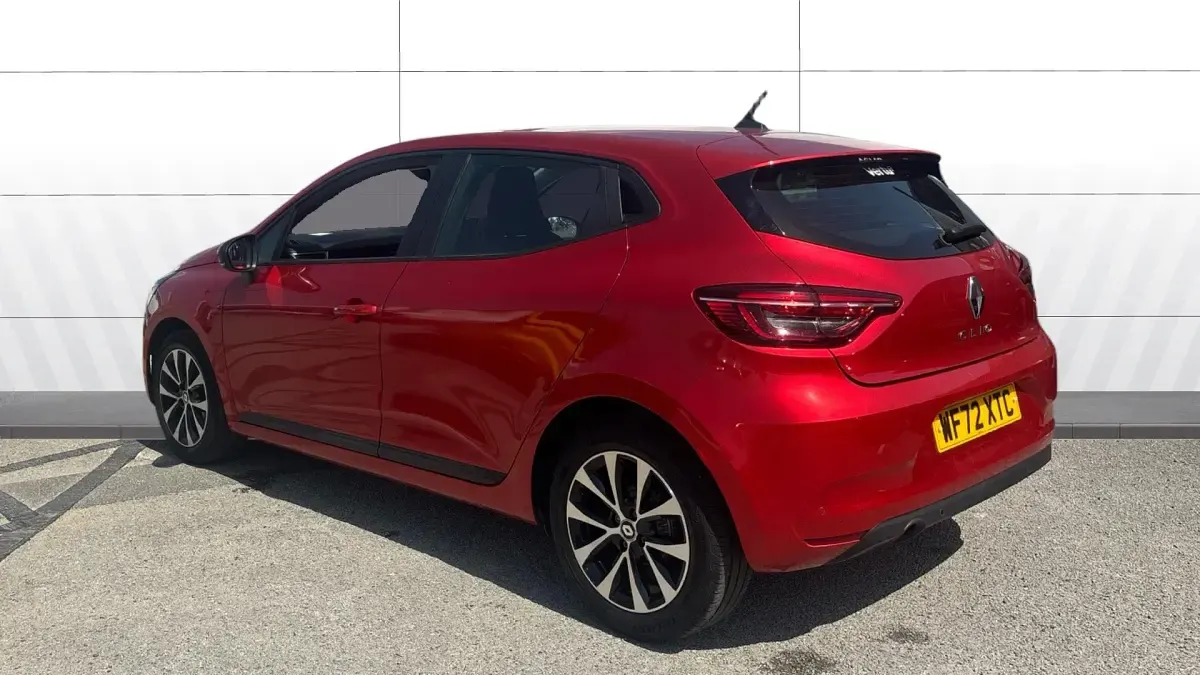 Used Renault Clio Evolution 90 HP (66 kW) 2022 Red Hatchback