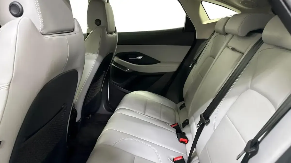 Usado Jaguar E-Pace R-Dynamic 204 HP (150 kW) 2022 Branco SUV