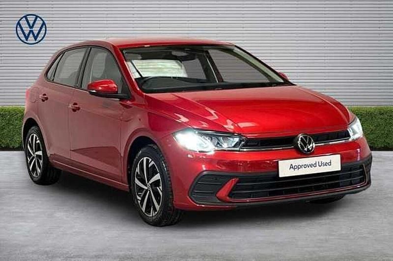 Used VW Polo Life 95 HP (69 kW) 2023 Red Hatchback