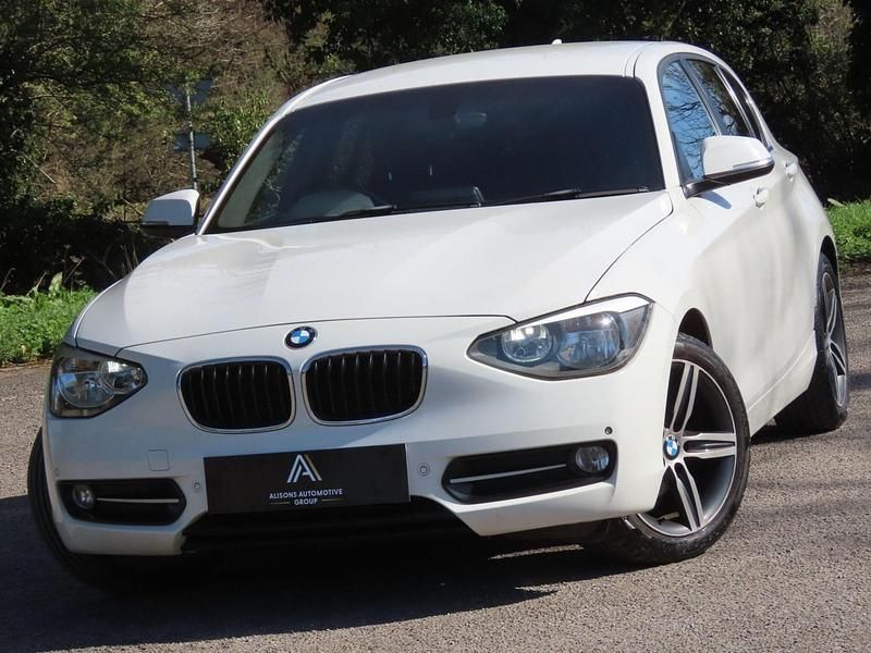 Used BMW 116 Sport Line 2012 White Hatchback