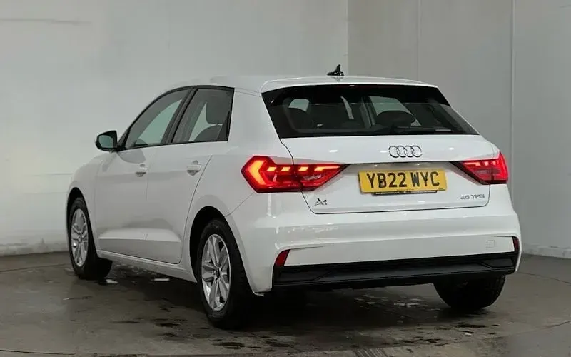 Used Audi A1 Sportback Design 95 HP (69 kW) 2022 White Hatchback
