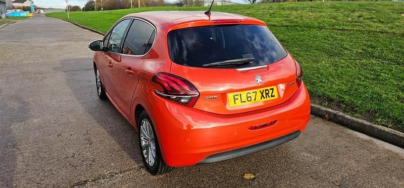 Used Peugeot 208 Allure 2017 Orange Hatchback