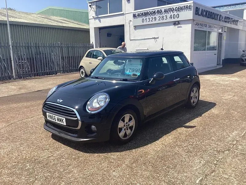 Used Mini ONE Hatch 102 HP (75 kW) 2016 Black Hatchback