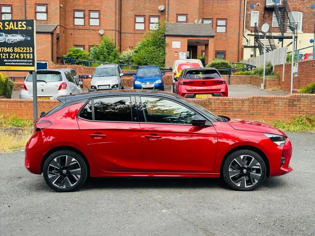 Używany Vauxhall Corsa-e GS Line 100 kW (136 KM) 2022 Czerwony Hatchback