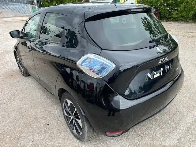 Used Renault Zoe Dynamique 67 kW (92 HP) 2018 Black Hatchback