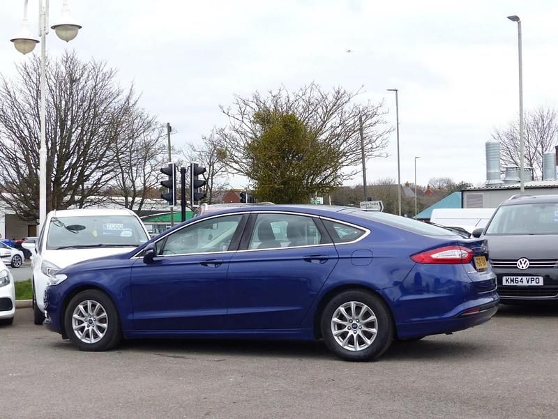 Used Ford Mondeo Titanium 150 HP (110 kW) 2018 Impact blue pearl Hatchback