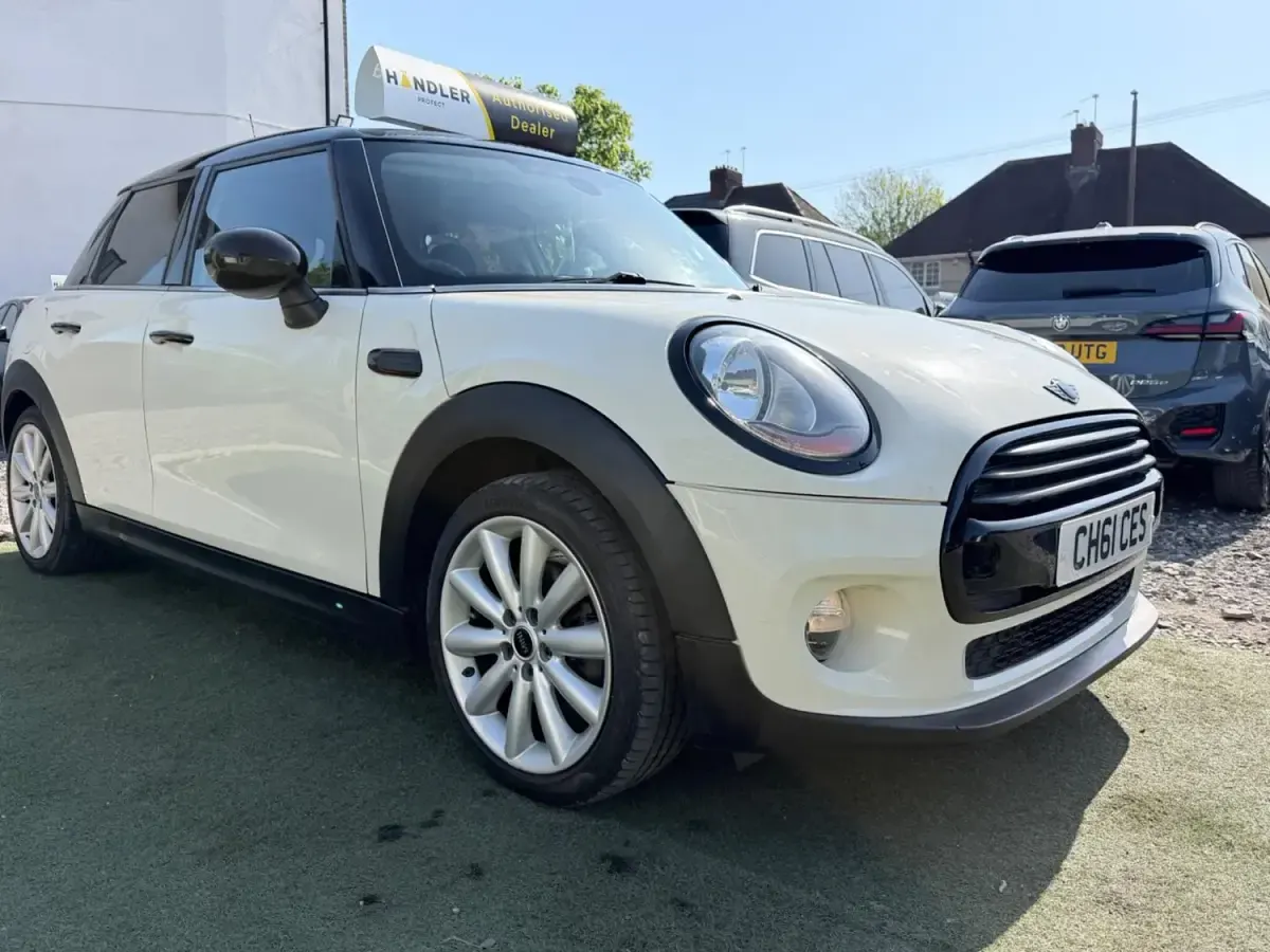 Begagnad Mini ONE Hatch 2016 Vit Halvkombi