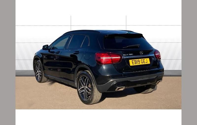 Used Mercedes GLA180 Urban 122 HP (89 kW) 2019 Black SUV