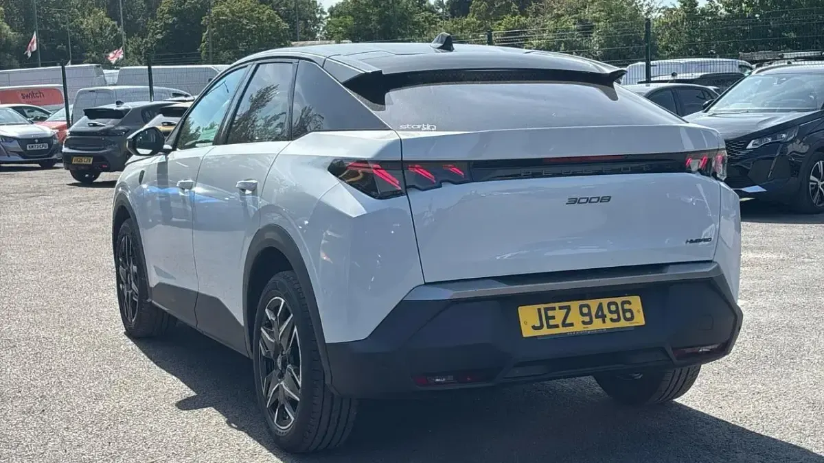 Used Peugeot 3008 GT 134 HP (98 kW) 2025 White SUV