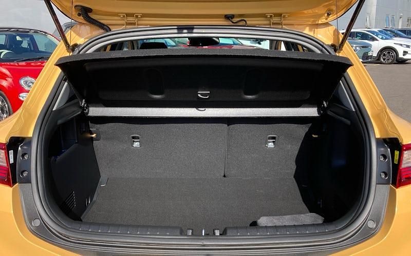 Used Kia Stonic GT-Line S 99 HP (72 kW) 2025 Yellow SUV