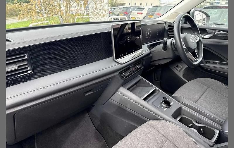 Used VW Tiguan Match 147 HP (108 kW) 2024 Silver SUV