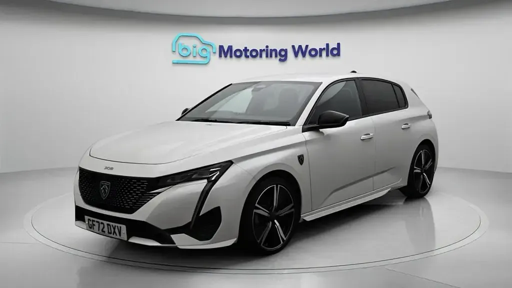 Used Peugeot 308 GT 130 HP (95 kW) 2022 White Hatchback