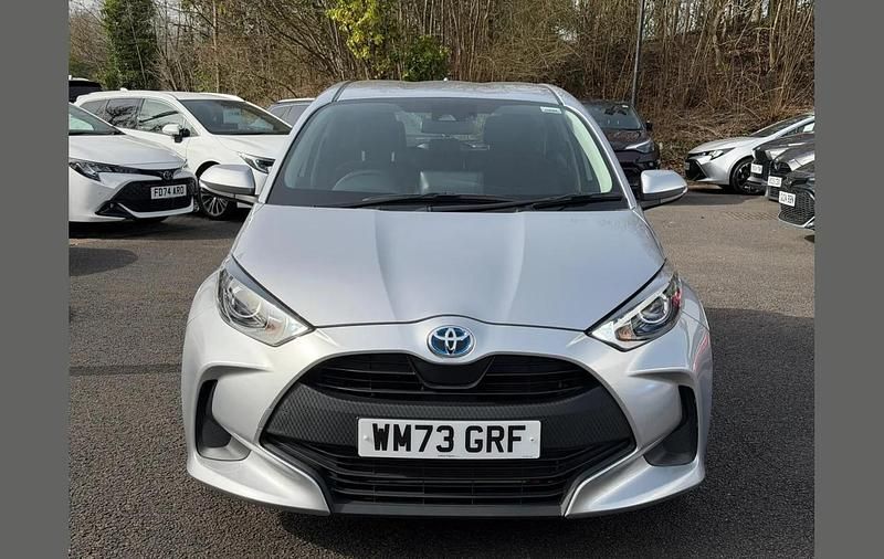 Used Toyota Yaris Hybrid 113 HP (83 kW) 2023 Silver Hatchback
