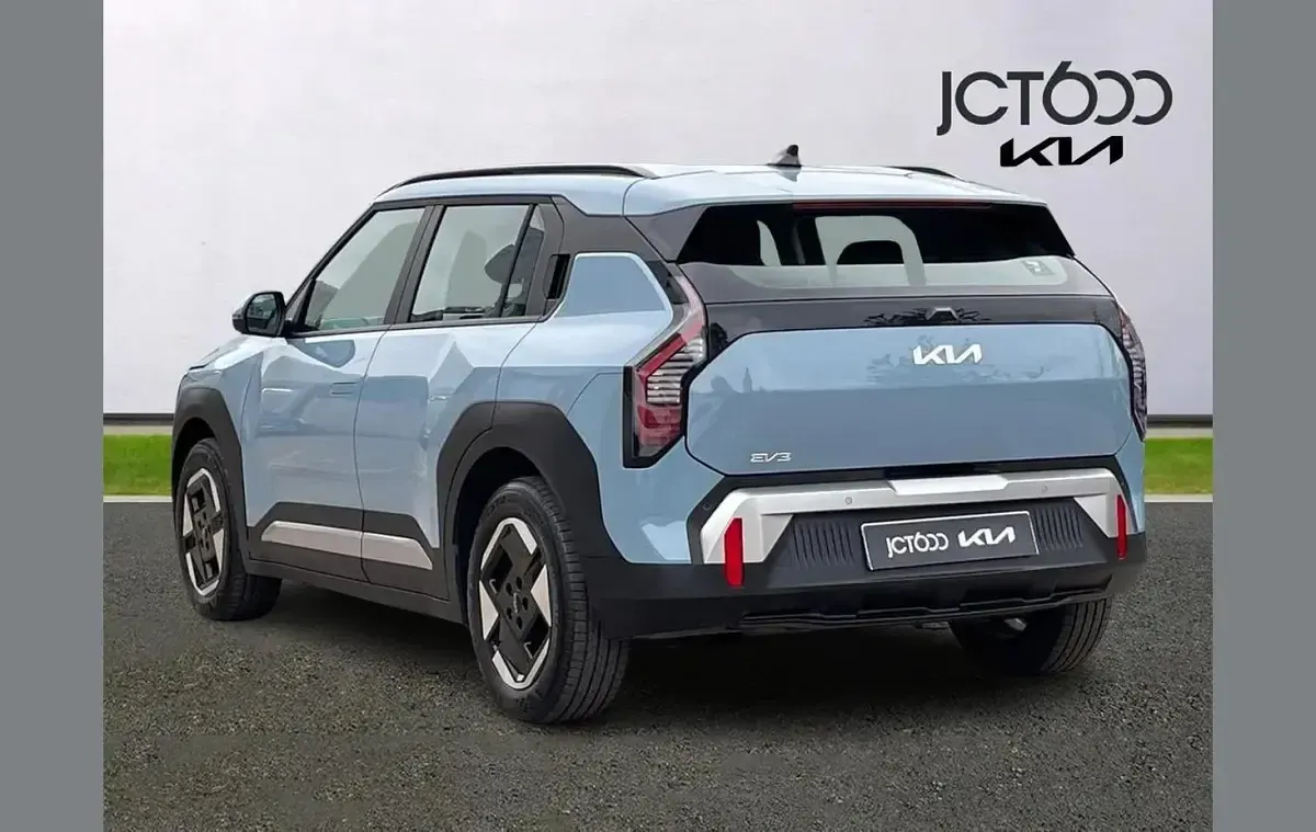 Used Kia EV3 Air 147 kW (201 HP) 2025 Blue SUV
