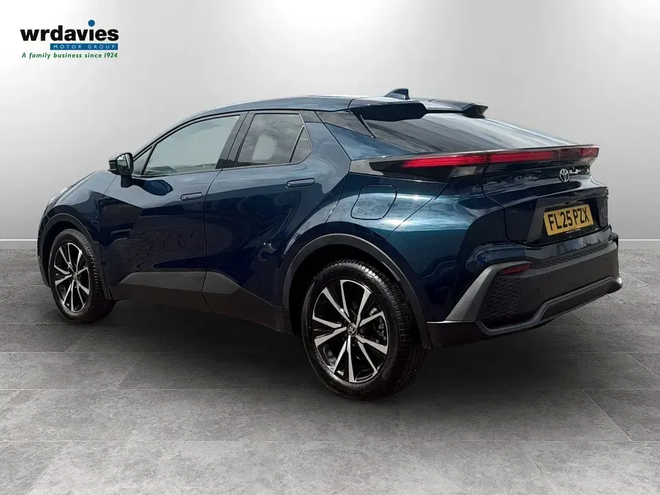 Used Toyota C-HR Design 140 HP (102 kW) 2025 Midnight teal SUV