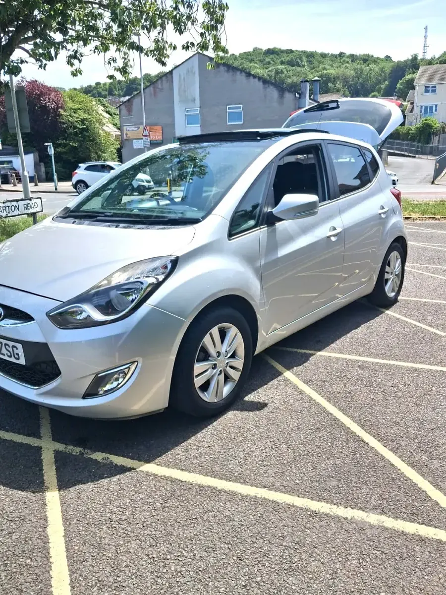 Used Hyundai ix20 Style 125 HP (91 kW) 2015 Silver Hatchback