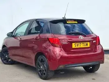 Used Toyota Yaris Design 99 HP (72 kW) 2017 Red Hatchback