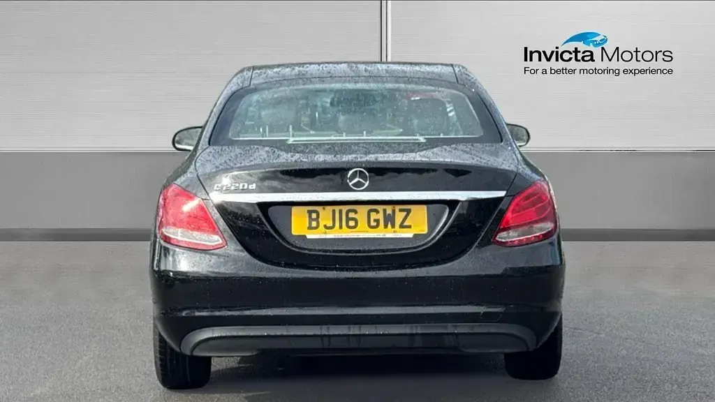 Used Mercedes C220 SE 170 HP (125 kW) 2016 Cosmos black metallic Sedan