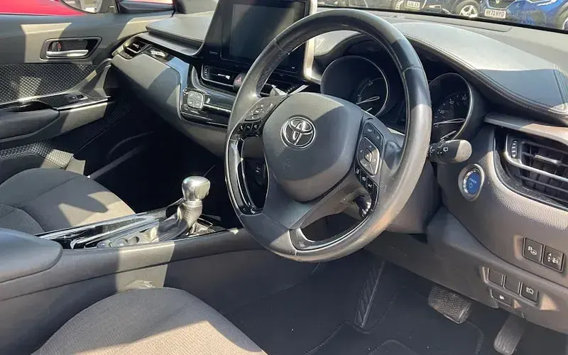 Used Toyota C-HR Design 122 HP (89 kW) 2019 SUV