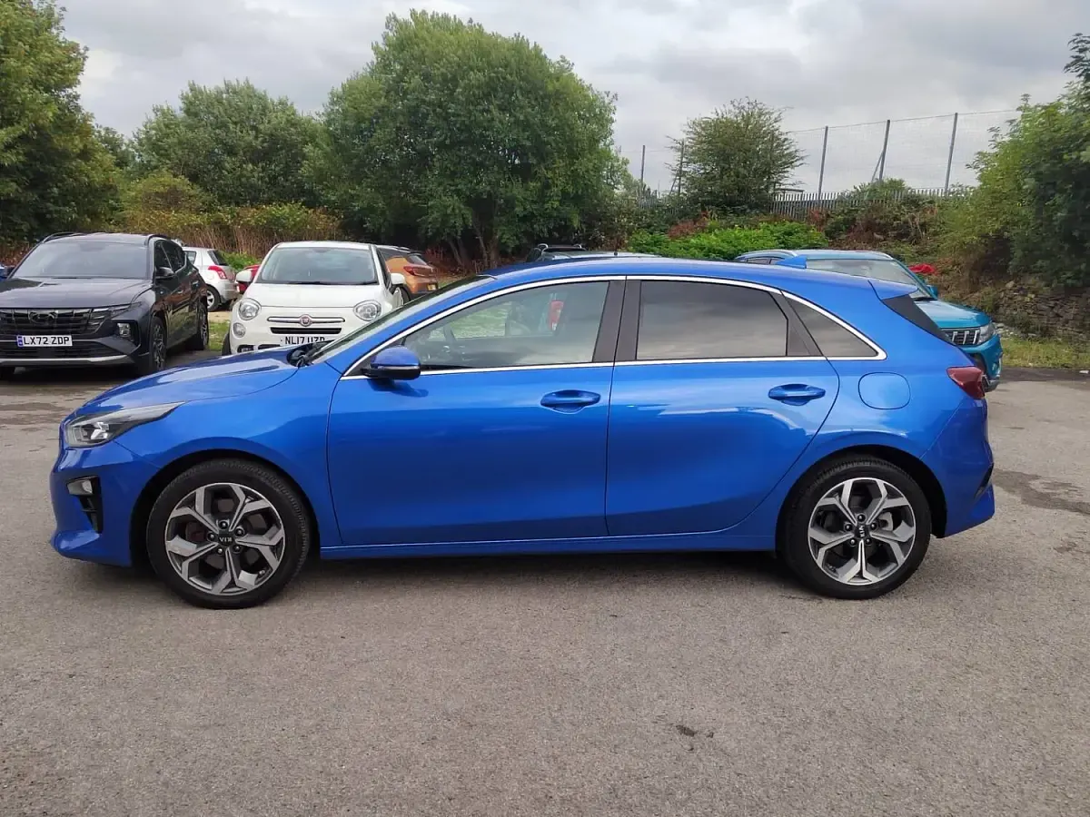 Used Kia Ceed 140 HP (102 kW) 2019 Blue Hatchback