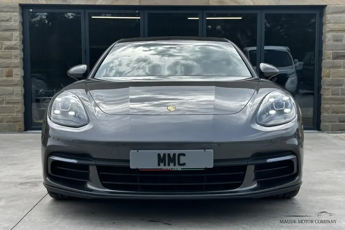 Used Porsche Panamera Sport Turismo 330 HP (242 kW) 2018 Grey Estate