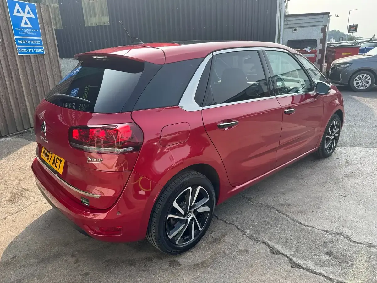 Used Citroën C4 Picasso Flair 2017 Red MPV