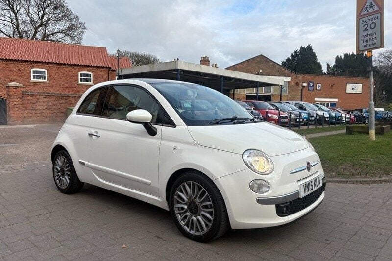 White Used 2015 Fiat 500 Lounge Hatchback | £4,995 (Fair price) - Image 1/1