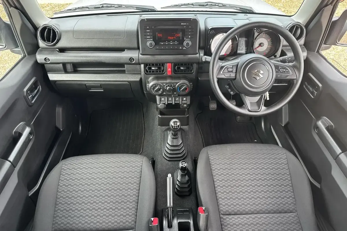 Begagnad Suzuki Jimny 2024 Silver SUV