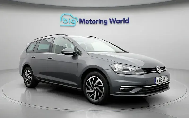 Used VW Golf VII Match 116 HP (85 kW) 2019 Grey Estate
