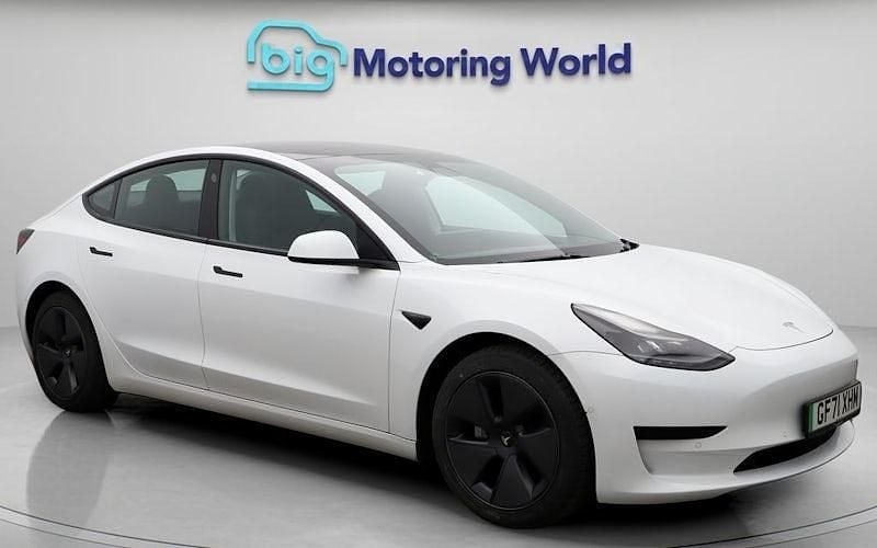 White Used 2021 Tesla Model 3 Standard Range Plus Sedan | £17,200 (Fair price) - Image 1/4