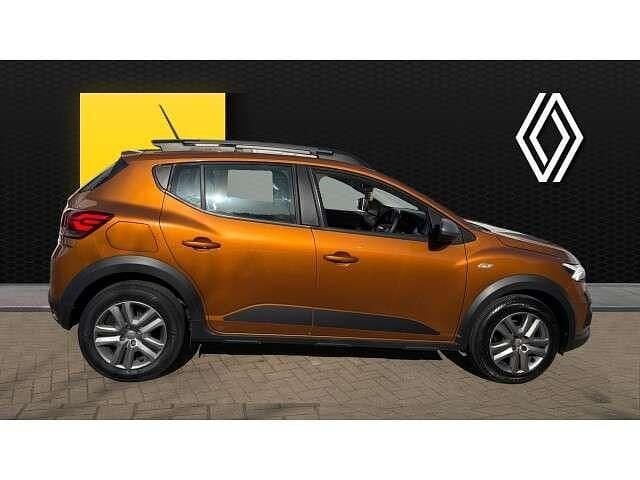 Used Dacia Sandero Expression 90 HP (66 kW) 2023 Orange SUV