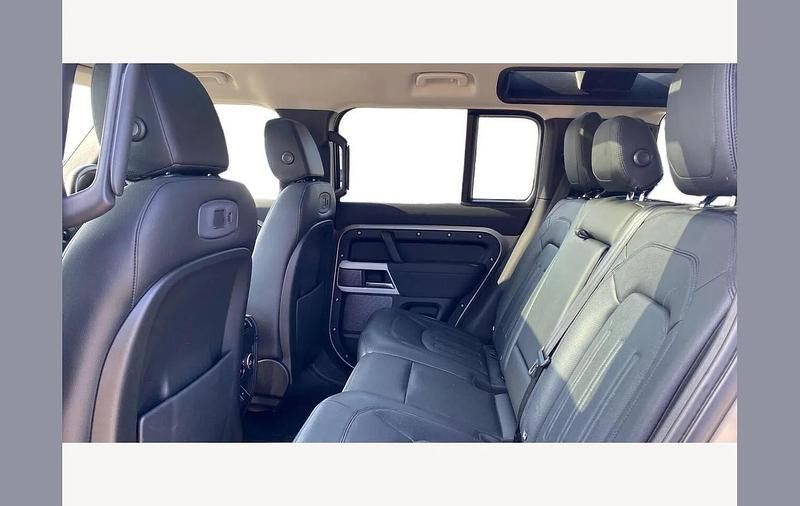 Usado Land Rover Defender 404 HP (297 kW) 2022 Prateado SUV