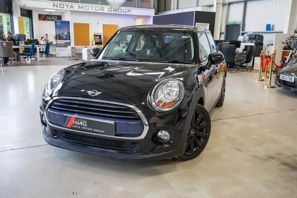 Usado Mini Cooper Hatch 136 HP (100 kW) 2017 Preto Citadino