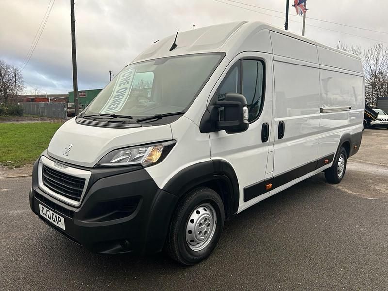 Used Peugeot Boxer 140 HP (102 kW) 2021 White Van