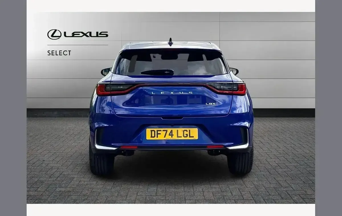Used Lexus LBX 136 HP (100 kW) 2024 Blue SUV