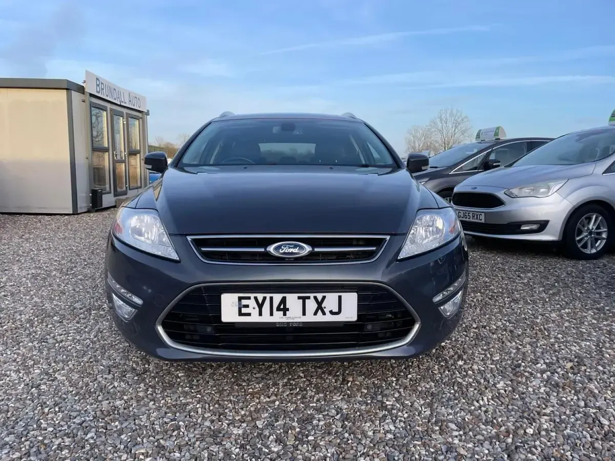 Usado Ford Mondeo Business Edition 140 HP (102 kW) 2014 Cinzento Carrinha