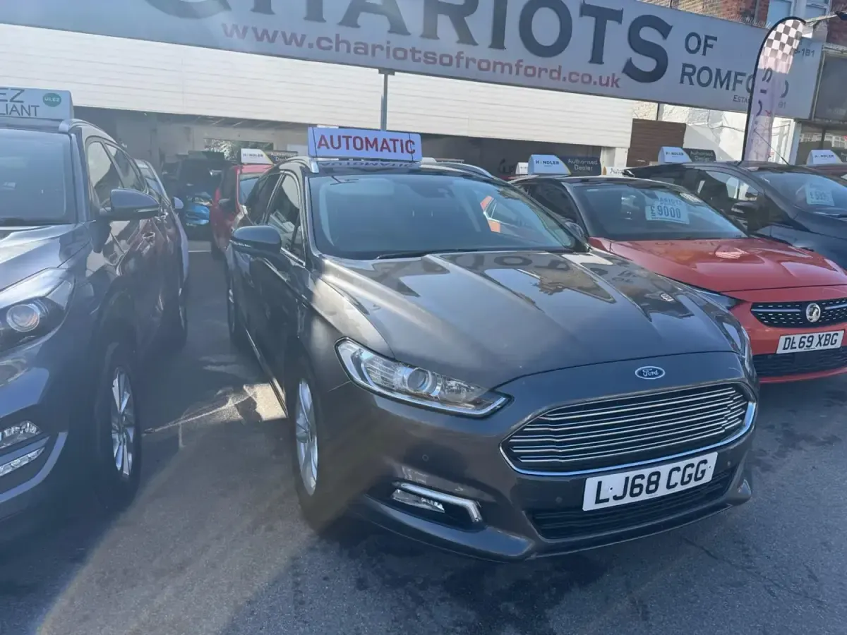Usado Ford Mondeo Zetec 160 CV (117 kW) 2018 Gris Familiar