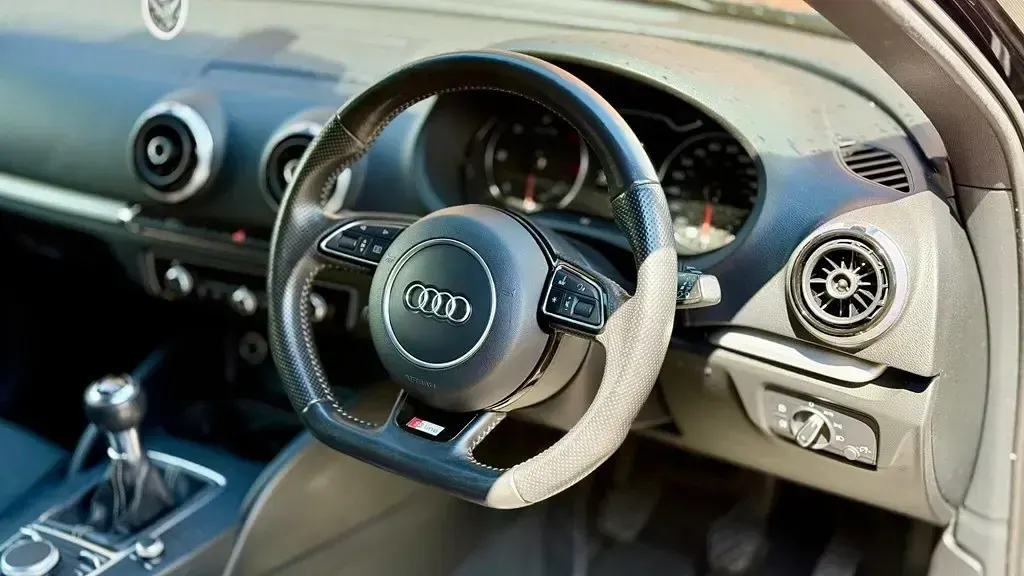 Używany Audi A3 S-Line 150 KM (110 kW) 2015 Czarny Hatchback