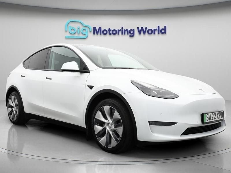 White Used 2022 Tesla Model Y Long Range SUV | £23,000 (Good price) - Image 1/4
