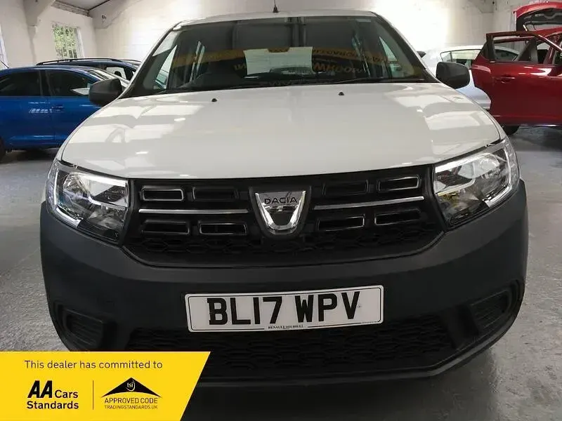 Used Dacia Sandero Acces 2017 White Hatchback