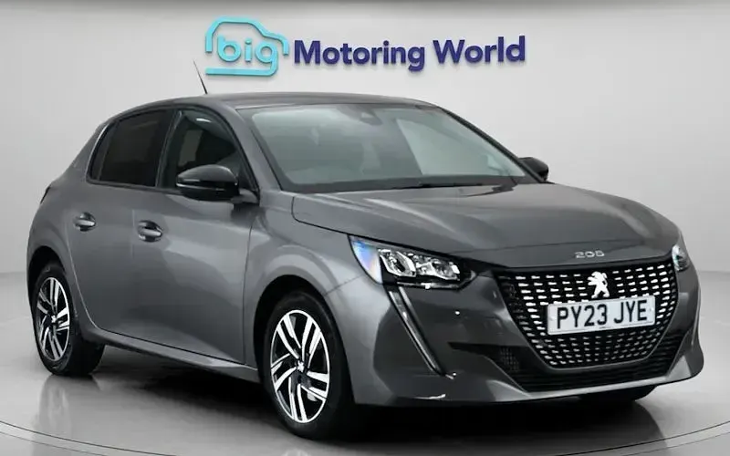 Used Peugeot 208 Allure+ 102 HP (75 kW) 2023 Hatchback