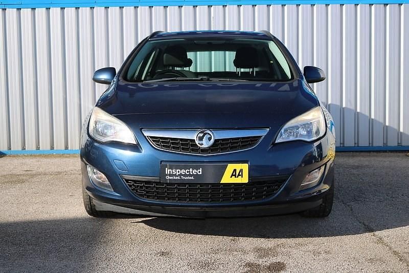 Used Vauxhall Astra 110 HP (80 kW) 2012 Blue Estate