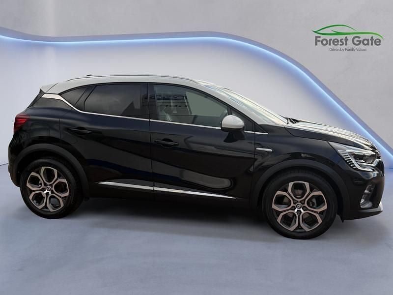 Used Renault Captur Techno 145 HP (106 kW) 2023 Black/white SUV