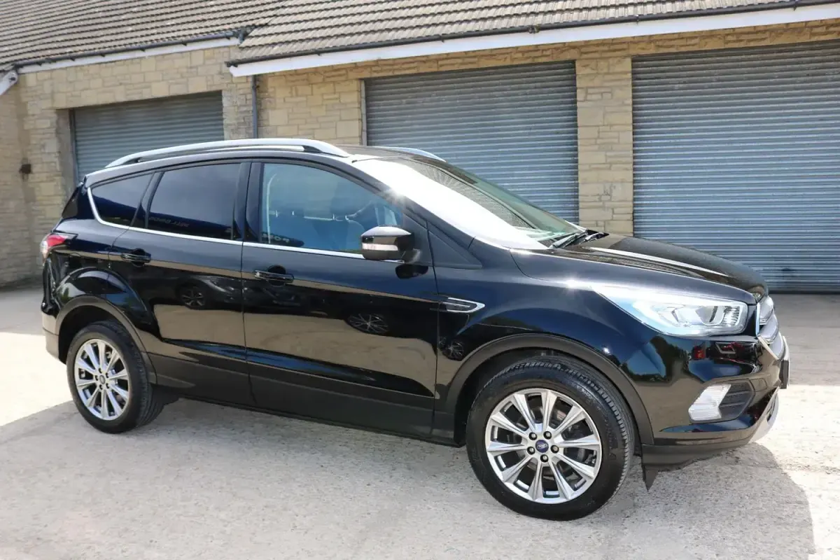Second-hand Ford Kuga Titanium 150 CP (110 kW) 2019 Negru SUV