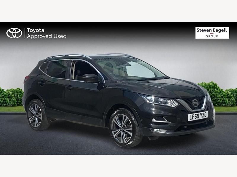 Black Used 2020 Nissan Qashqai N-Connecta SUV | £10,195 (Fair price) - Image 1/3