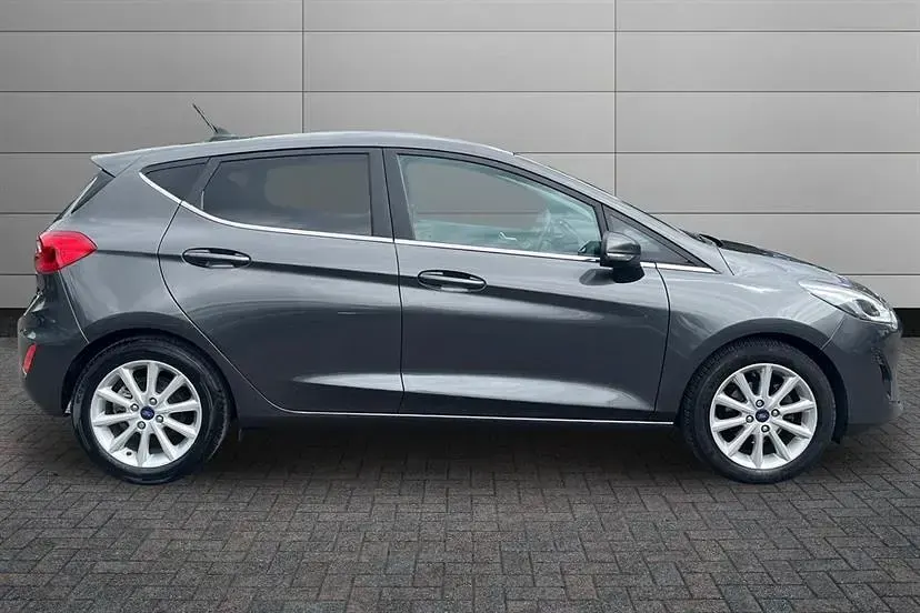 Usado Ford Fiesta Titanium 125 HP (91 kW) 2019 Magnetic Citadino