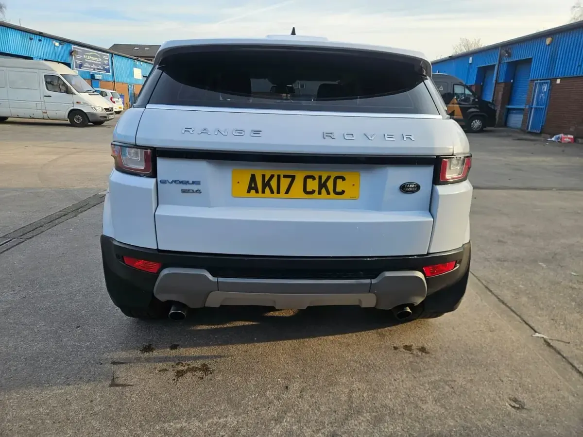 Używany Land Rover Range Rover evoque SE 2017 Biały Kombi