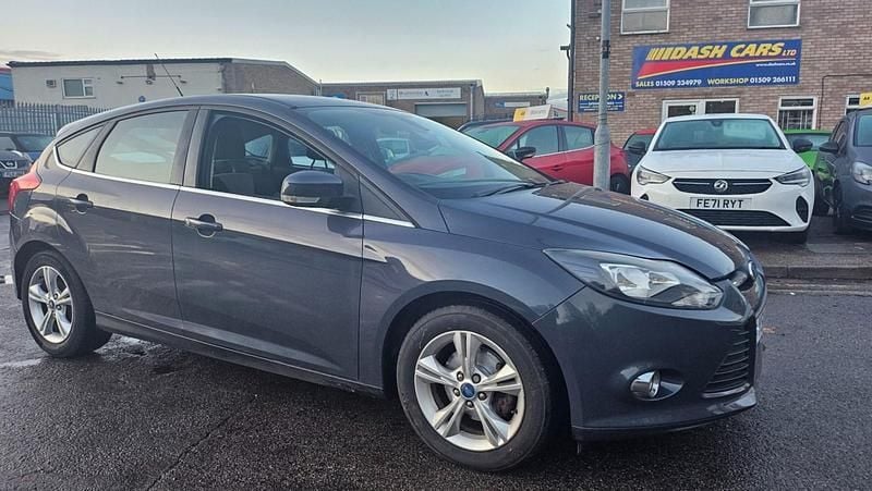 Used Ford Focus Zetec 115 HP (84 kW) 2014 Grey Hatchback