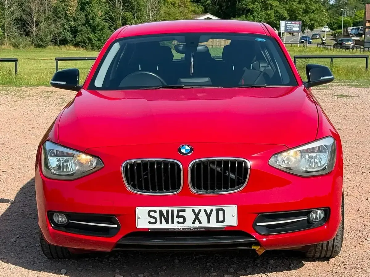 Used BMW 114 Sport Line 100 HP (73 kW) 2015 Red Hatchback