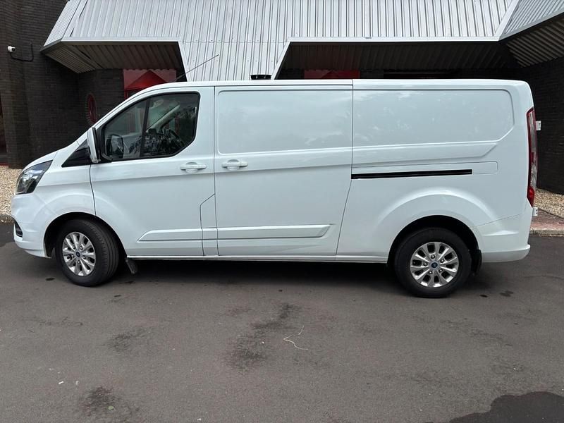 Used Ford Transit Custom Limited 130 HP (95 kW) 2021 White Van